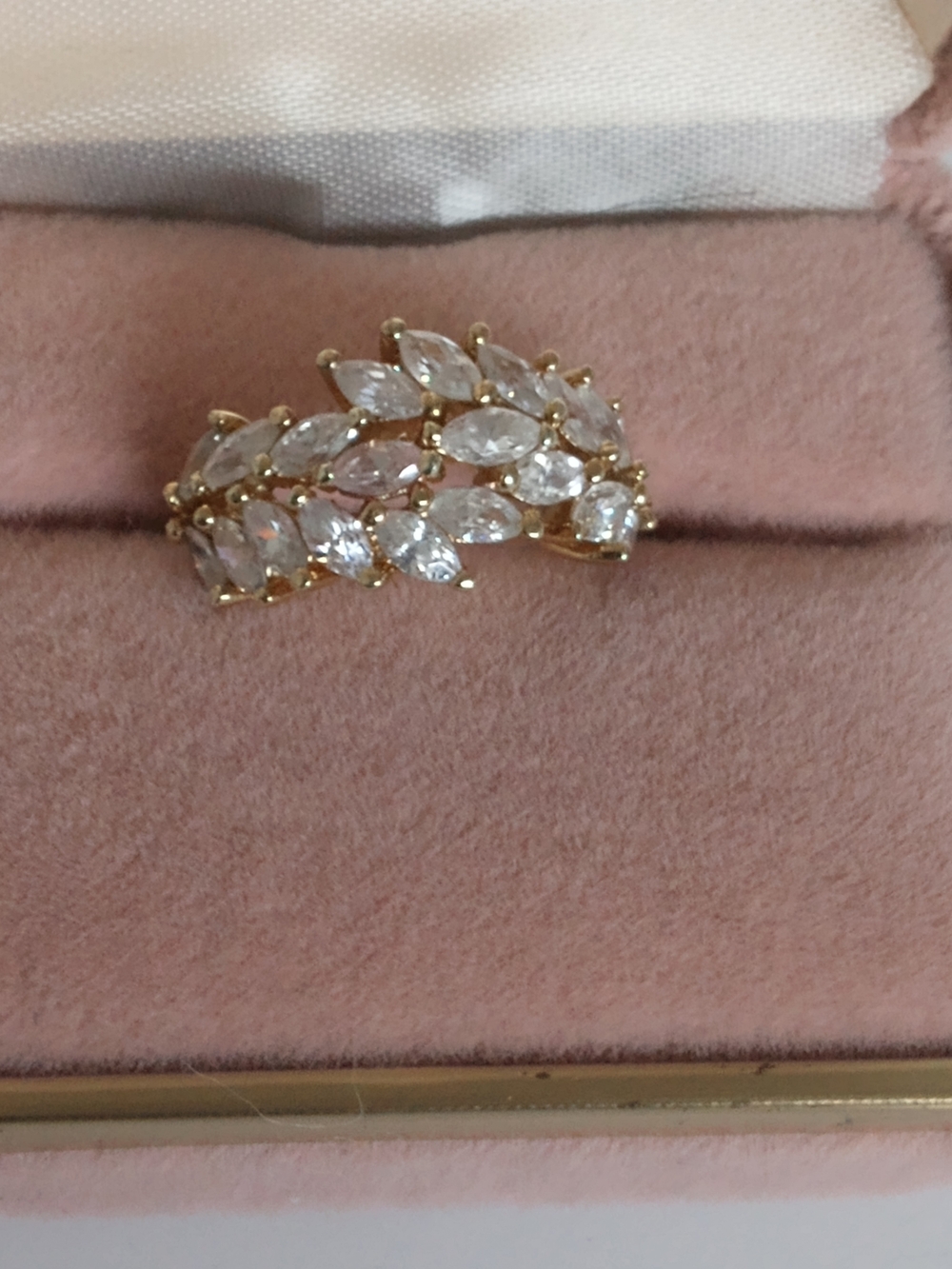 Vintage Gold Leaf Cluster Crystal Ring - White Stones